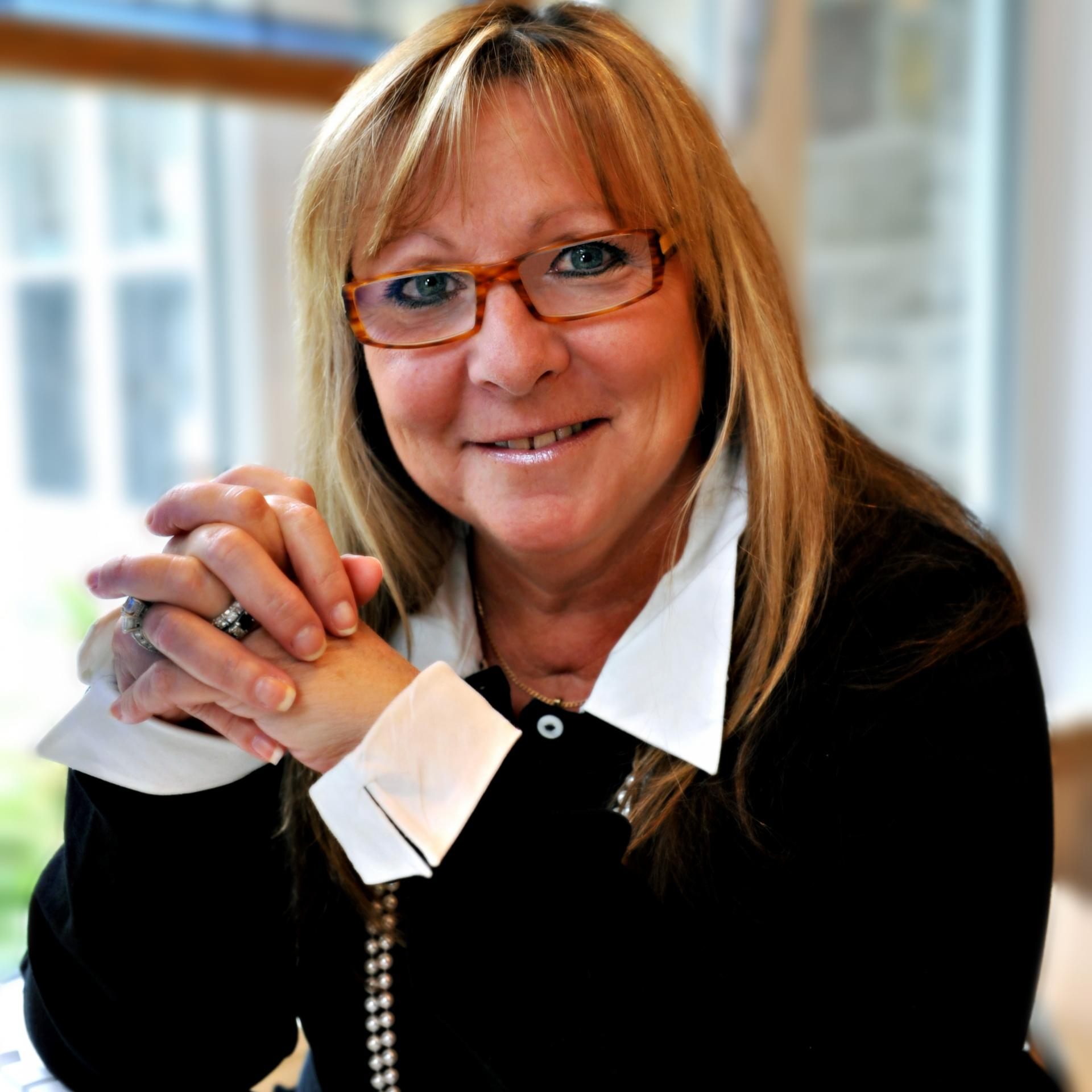 Problem Solving in our Dreams with guest Layne Dalfen 