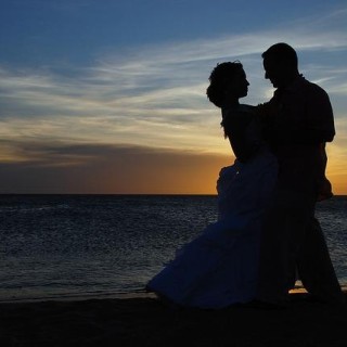 Is it time for Richer Love? This episode is for all of the ladies who are sick of being single. 