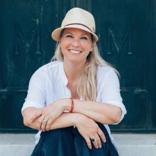 It's not woo-woo, it's true-true! With The Everyday Medium -  Jamie Butler
