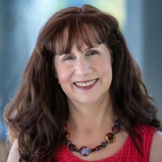 Addicted to the Addict with guest Andrea Burnett, Grateful Recovery member, Spiritual Seeker, Entrepreneur