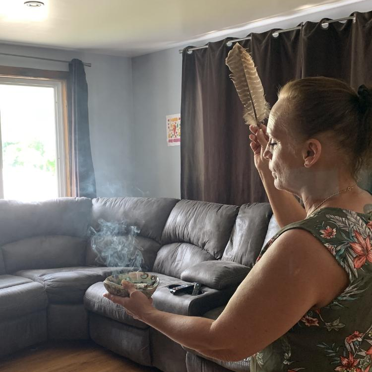 Brenda Smith, the Psychic Medium 
