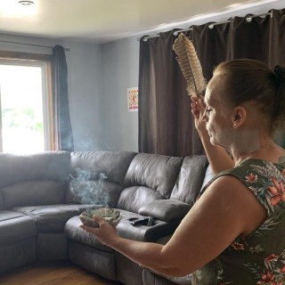 Brenda Smith, the Psychic Medium 