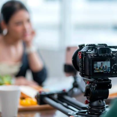 How Social Media Impacts our Eating and Body Image 