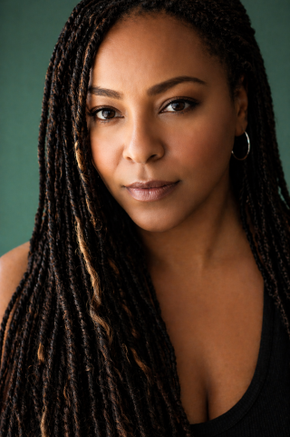 Sandy Davis   Headshot