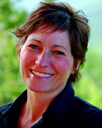  Julie Hutslar 