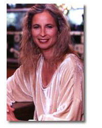  Caroline MacDougall 