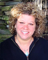  Linda Dickinson 