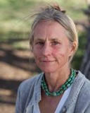  Hilary Hart 
