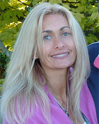  Clare Henry 
