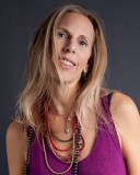  Leela Francis 