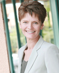  Suzanne Glover 