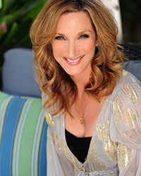  Kerri Zane 