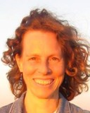  Emily Bracale 