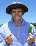  Angus McIntosh 