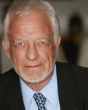  Elliott Maynard 