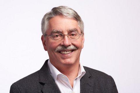 Dr. Steven Hall 