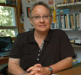 Lois Ahrens
