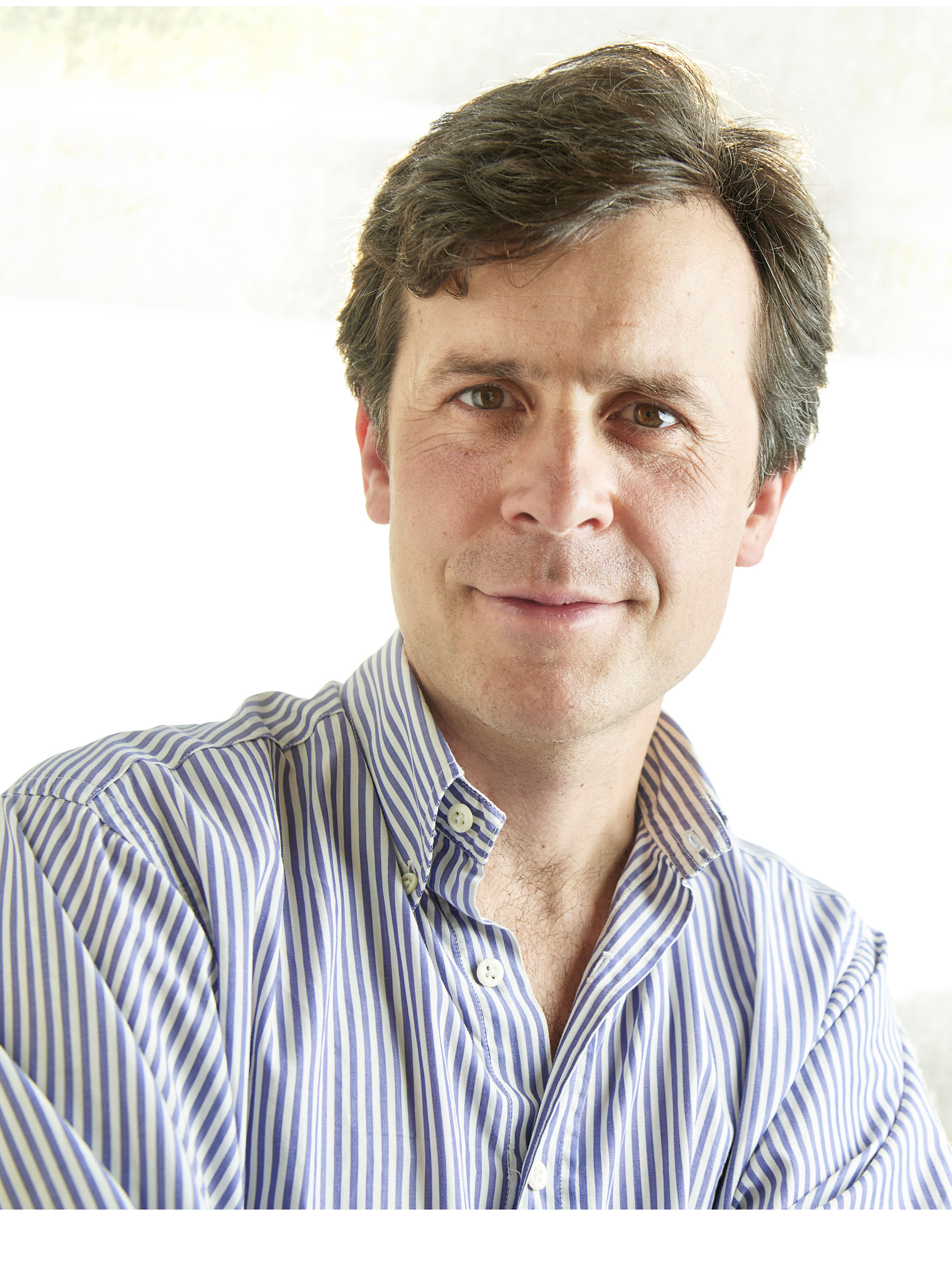 Dr. Miguel Farias