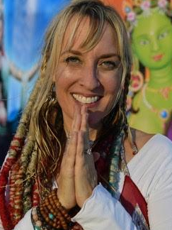 Larisa  Stow