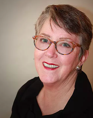 Carrie  Knowles