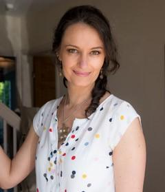 Dr. Lara Zibarras