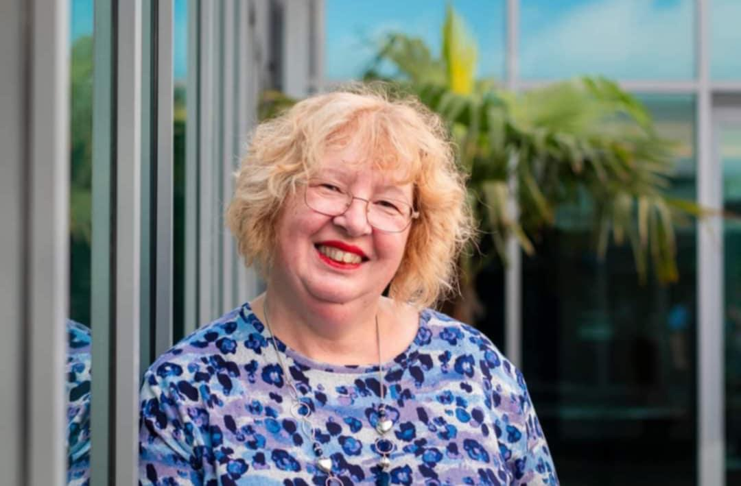 Debbie  Crouch